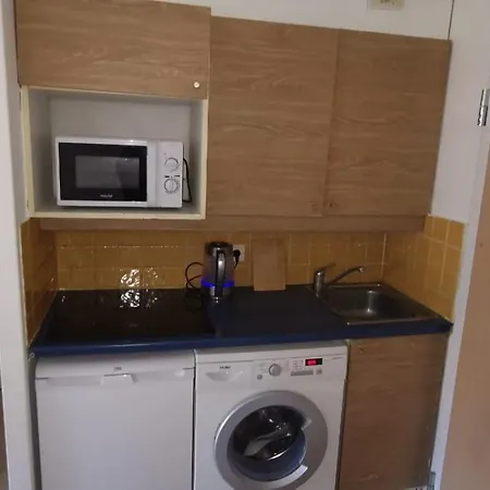 A&h Homes - - Near Train Station
