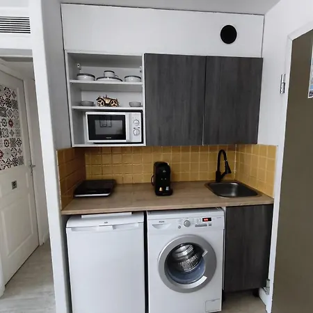 Riviera - Balcony - 2min To - Ac - Wifi - Pool דירה
