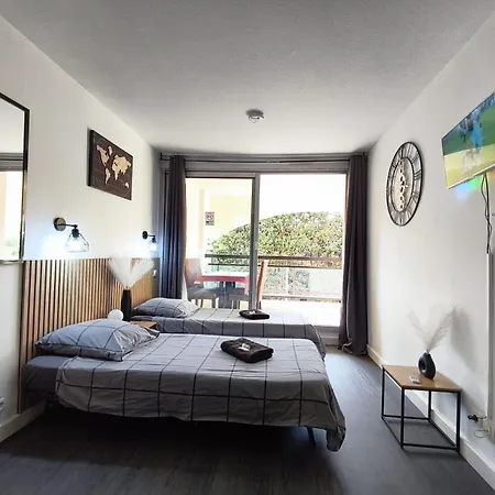 Riviera - Balcony - 2min To - Ac - Wifi - Pool
