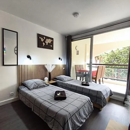 Riviera - Balcony - 2min To - Ac - Wifi - Pool Appartamento