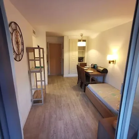 شقة A&h Homes - - Near Train Station *